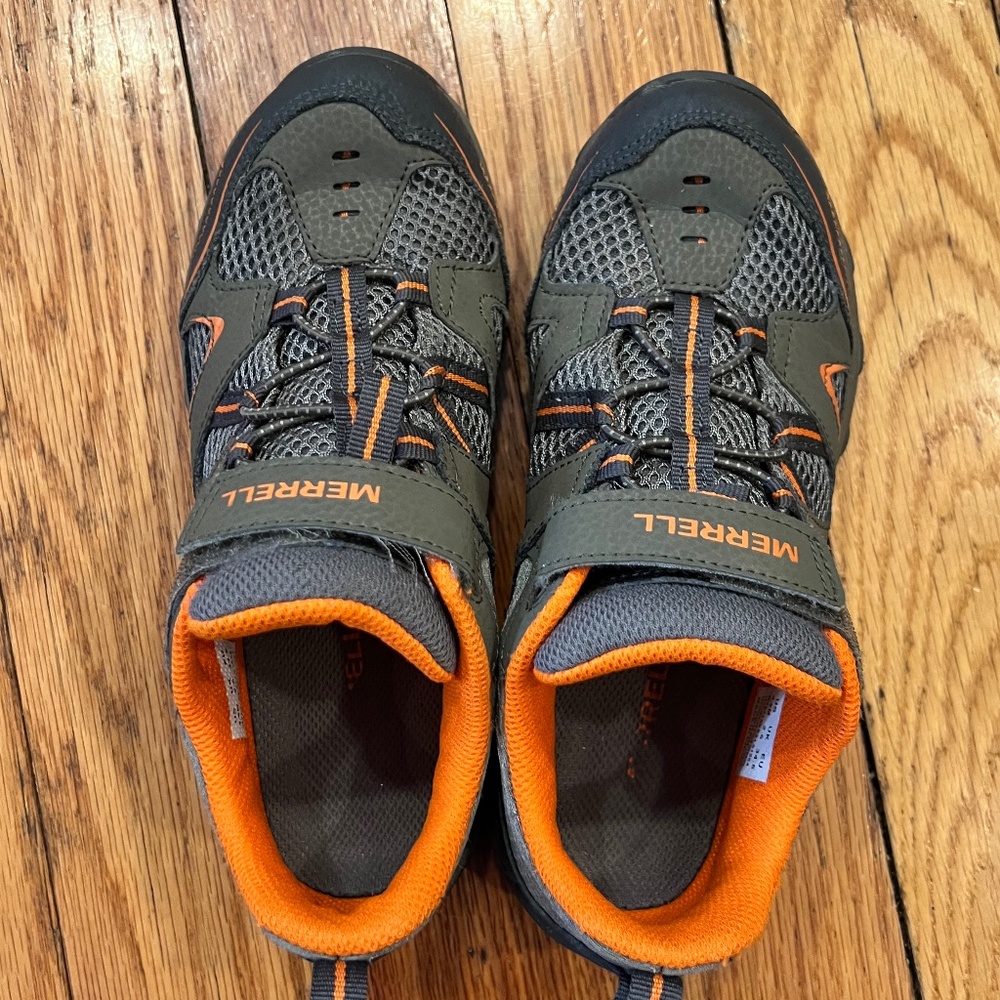 Kids Merrell’s, size 3.5 youth